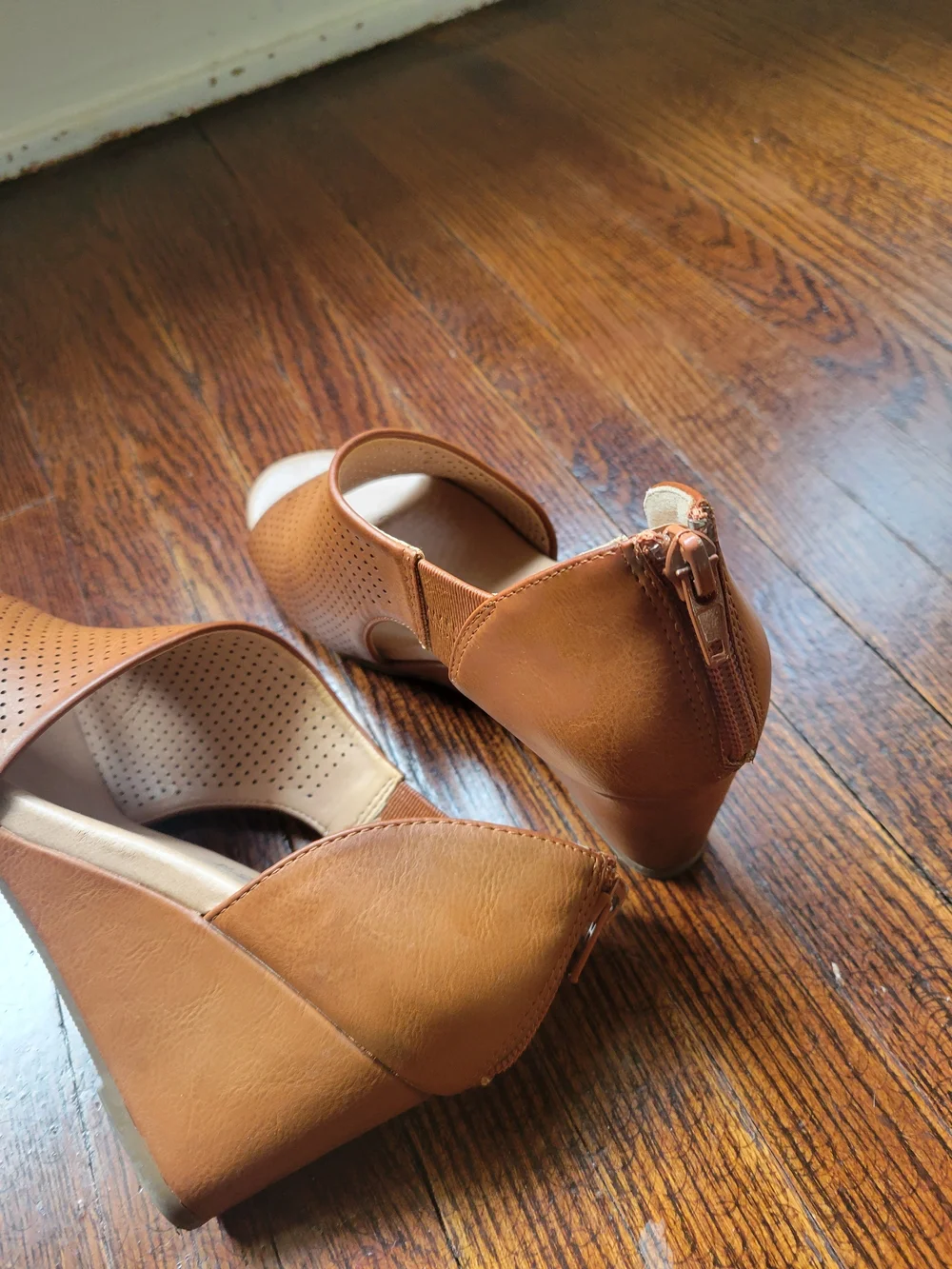 Journee Collection Womens 6.5 Cognac Brown Aretha Peep Toe Wedge Sandals